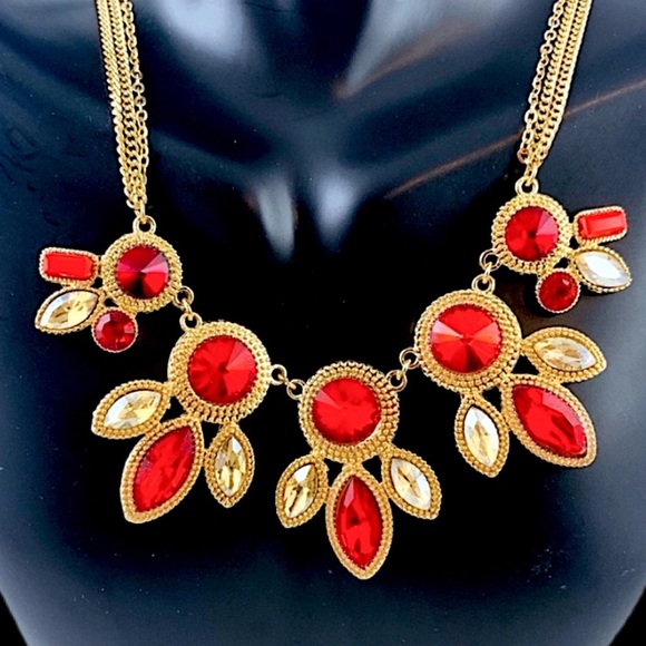 RED STATEMENT NECKLACE NWT - Picture 6 of 6